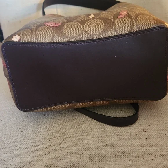 Coach Butterly Bucket Bag - Picture 3 of 4